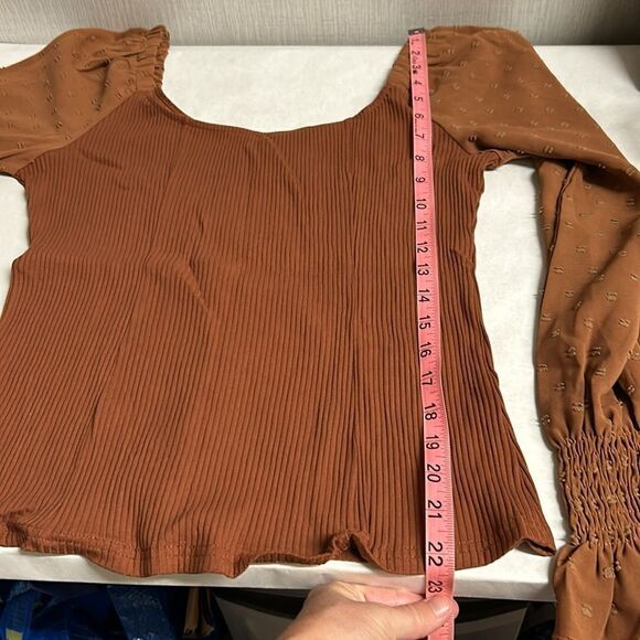 NWT ePretty Off Shoulder Ribbed Top Sz L Brown Stretch Long Sleeve Ruffled Cuff - Picture 7 of 8